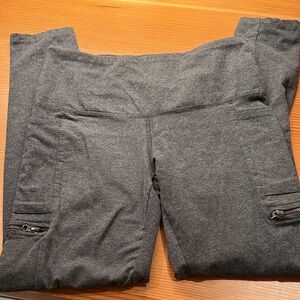 Women’s Zipper Pocket Leggings